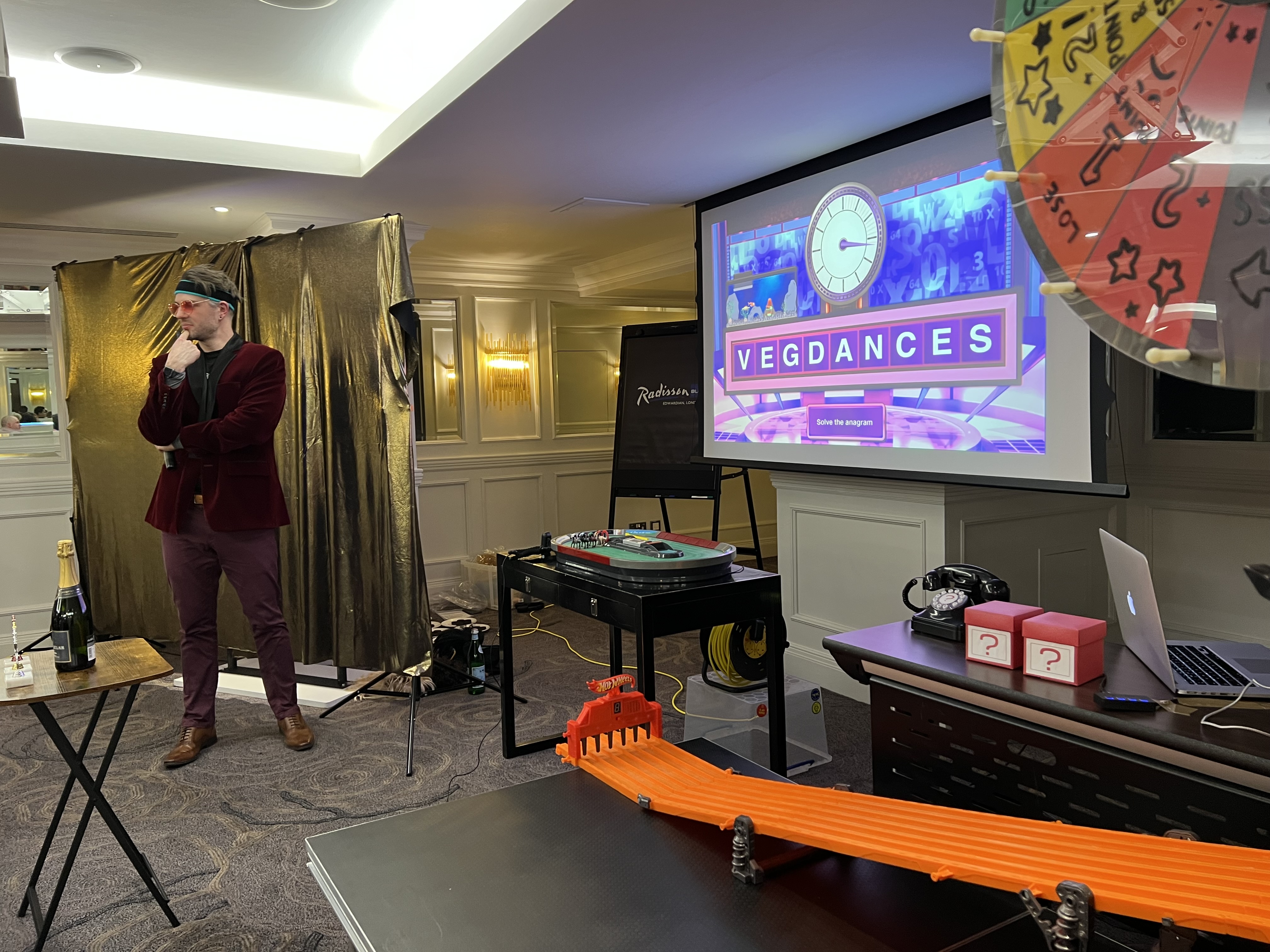 Fat Big Quiz Hire - image 11