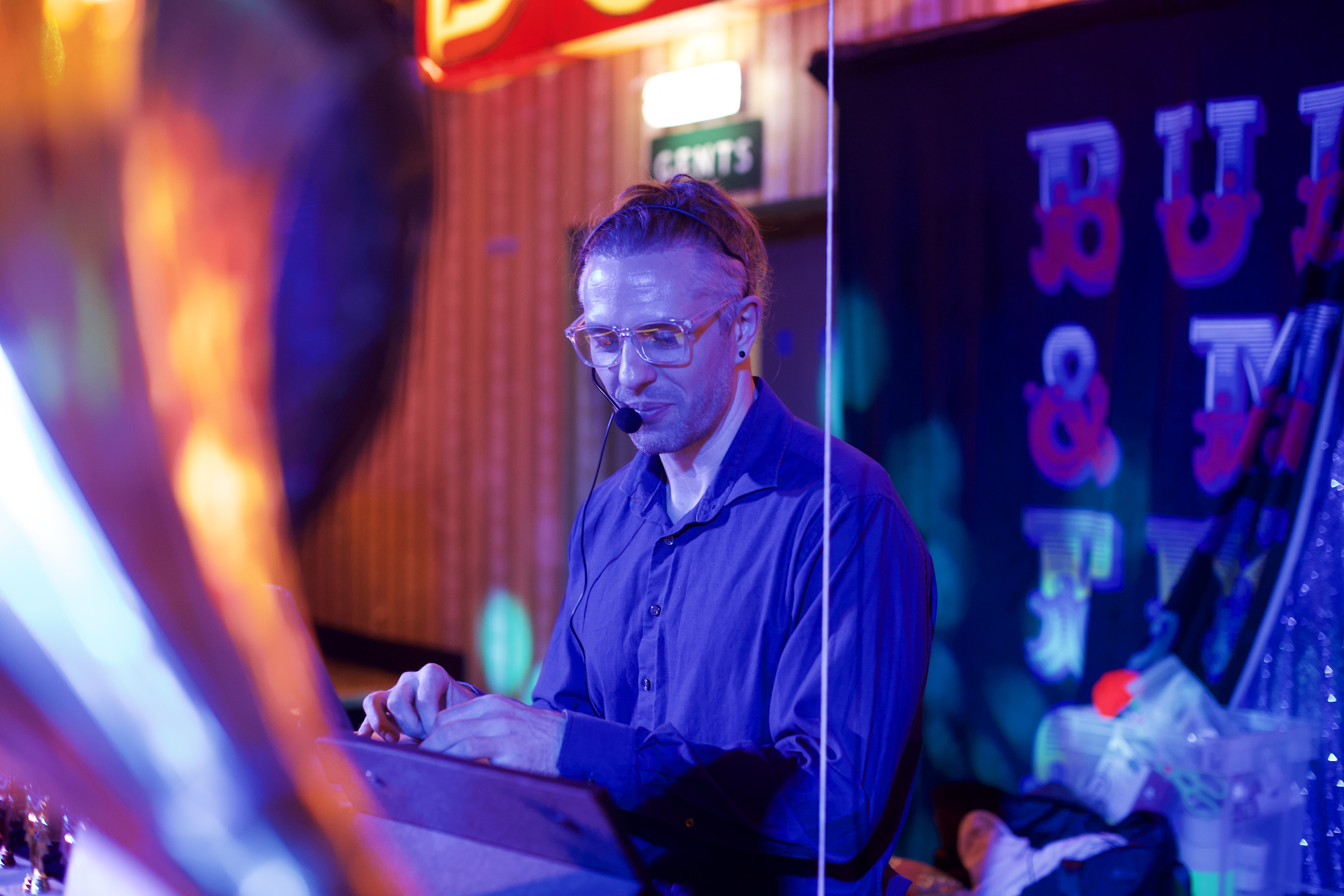 Fat Big Quiz Hire - image 1